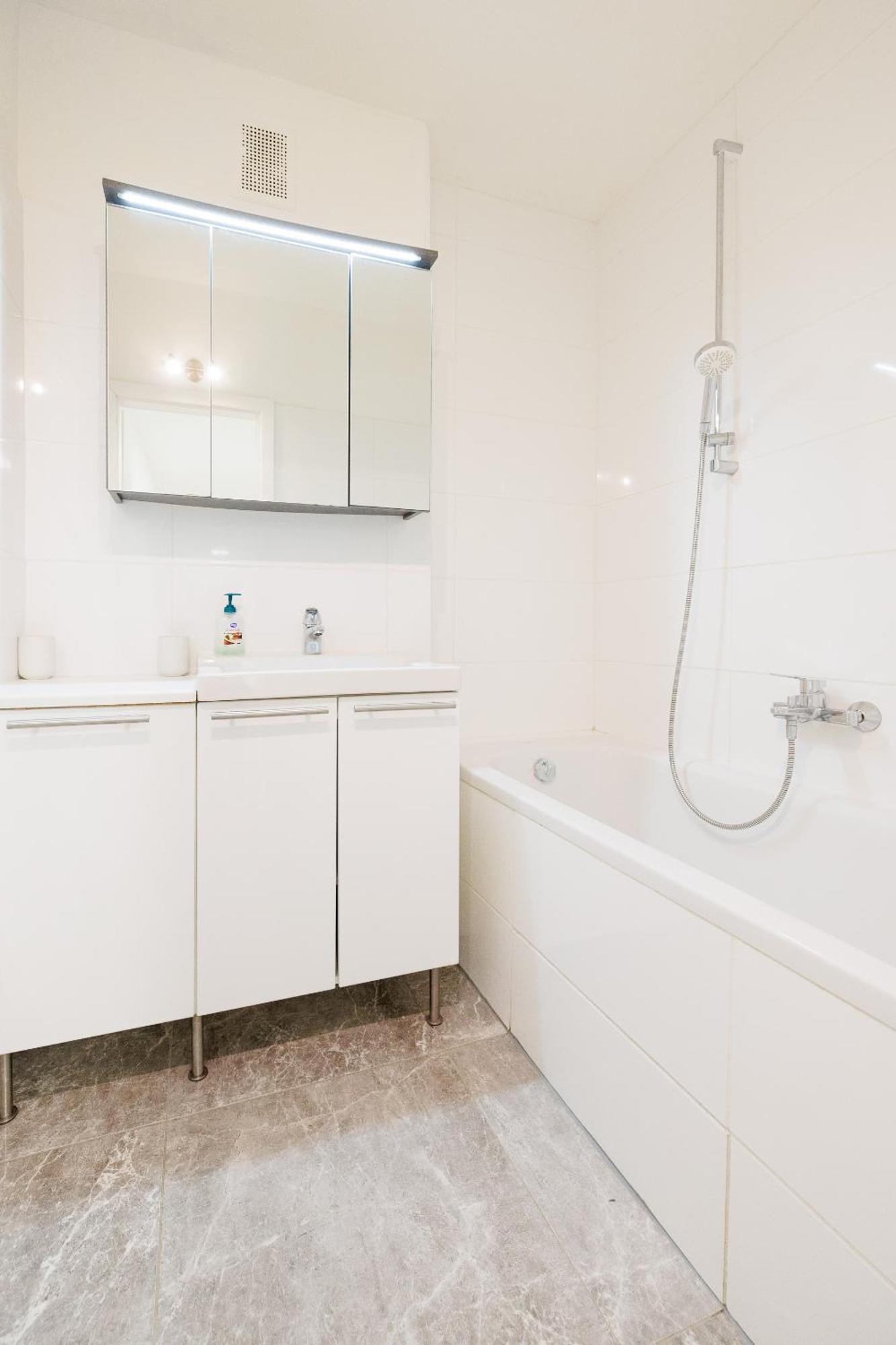 Cozy, Spacious And Charming 4 Bedrooms Apartament Виена Екстериор снимка